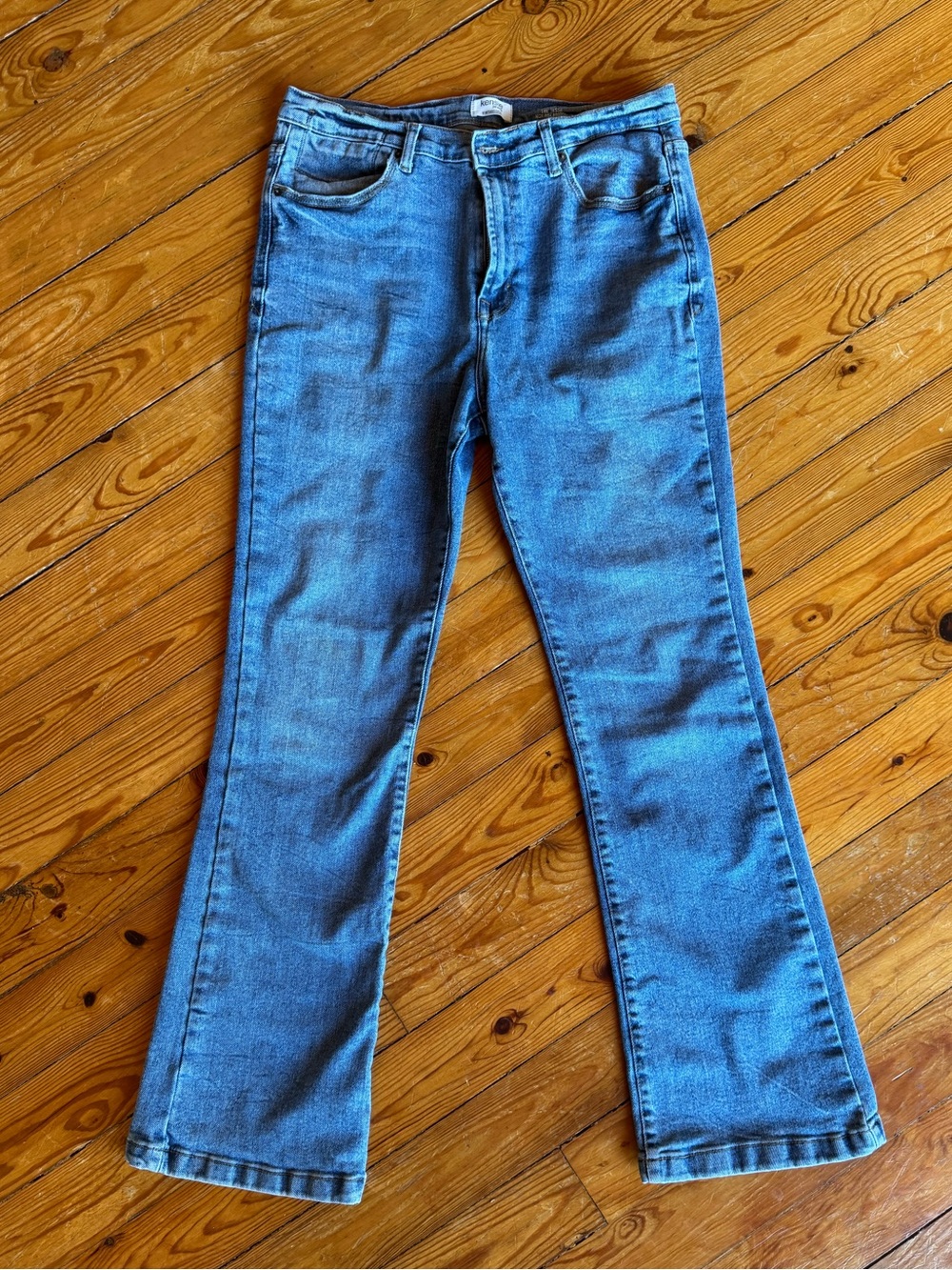 Kensie Women's Light Blue Flared Jeans Boot Cut. Size 12/31